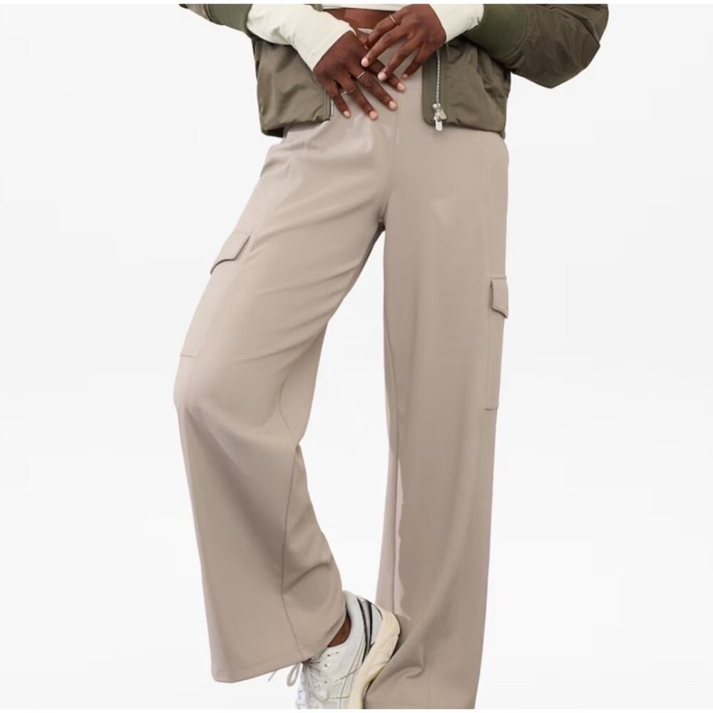 Athleta Venice High Rise Wide Leg Cargo Pant, Feather, Size XL